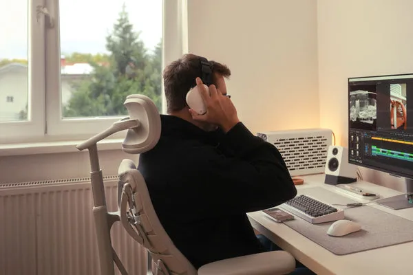 LiberNovo Omni Dynamic Ergonomic Chair